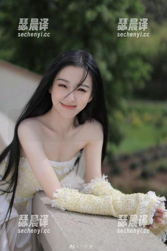 51黑料 只需要一支手机,51黑料的视频随时带你走进吃瓜现场!