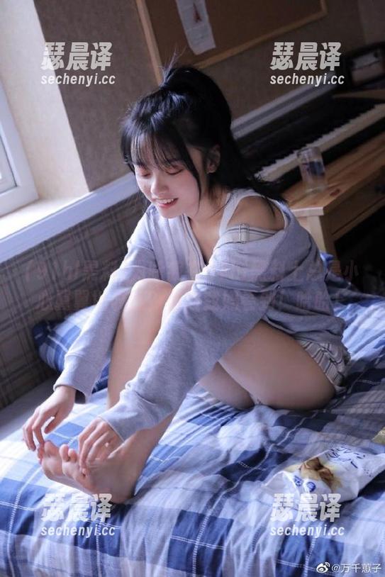 91hl黑料 为啥我在91hl黑料上总是小心翼翼地收藏?怕被我妈看到!哈哈!