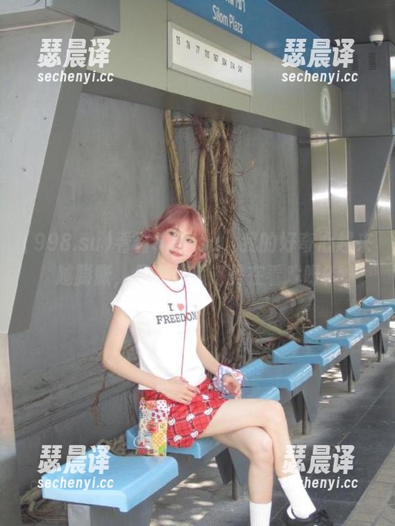 998.su 看着998.su,我的好奇心越来越膨胀,是在看瓜还是在看戏呀?