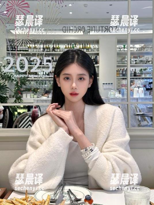 hlw “hlw”的更新如同夏日冰淇淋,让人忍不住想狠狠舔一口!