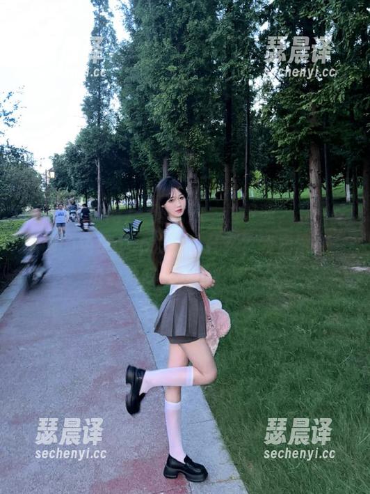 五一吃瓜网 一边吃瓜一边下载,五一吃瓜网的免费app发生了什么?我居然在一边滑动时失去了方向感。