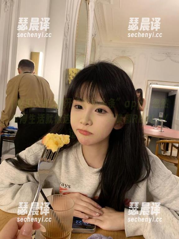 吃瓜头条 翻开“吃瓜头条”app,忽然觉得生活就像这部剧本,好像都REPLAY过无数次!