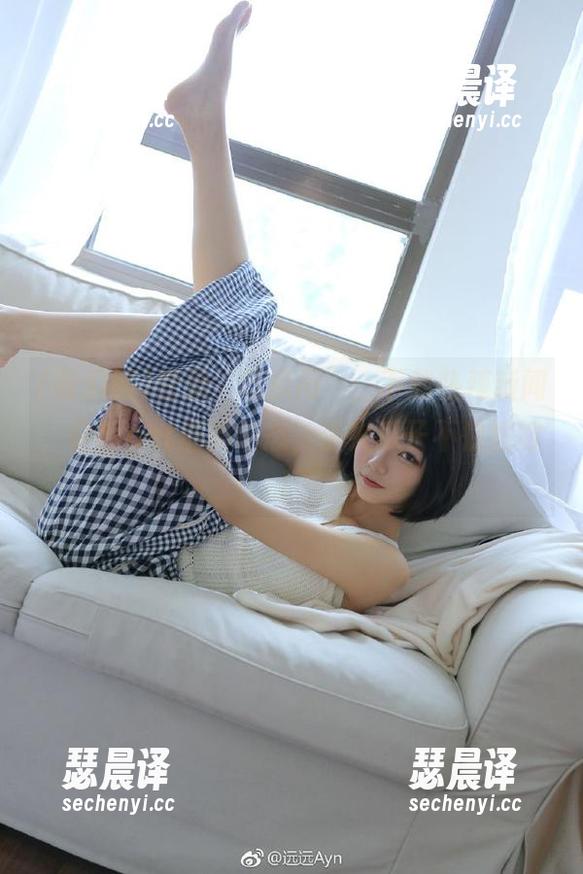 吃瓜网 登录“吃瓜网”,下载热辣新闻,轻松get最新动态,手夹瓜子不怕尴尬!