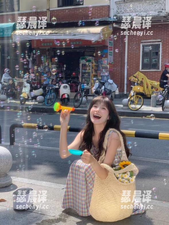 天天吃瓜网 天天吃瓜网:你今天的感情也能像西瓜那么甜吗?