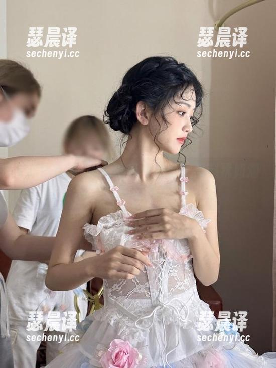 海角吃瓜 海角吃瓜传送门:黑料犹如潮水,让你欲罢不能!