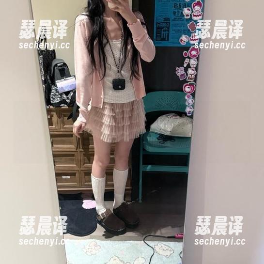 在线视频太大胆了！“网曝黑料网”爆出的内容，让人瞬间陷入想象。