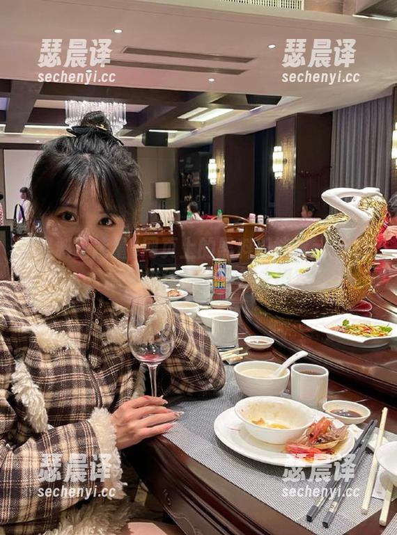 黑料正能量 网页上的黑料正能量zzzttt,意外推送成了穿越之门?