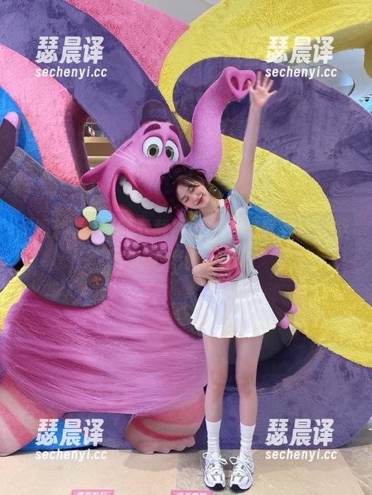 黑料社 提前下载黑料社,隔壁老王也能被我调戏得团团转!