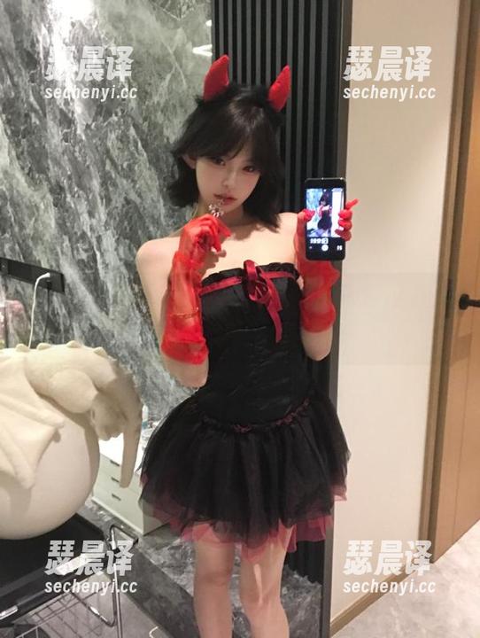 黑料网 黑料网的网页,仿佛有种魔力,让我深陷瓜中无法自拔…