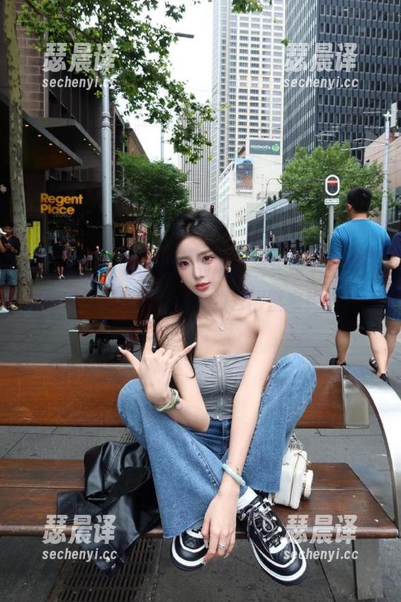 黑网料 “黑网料”的地址确实是个宝藏,这都好几次要被旁边人拉去隔壁家捣鼓一顿了。
